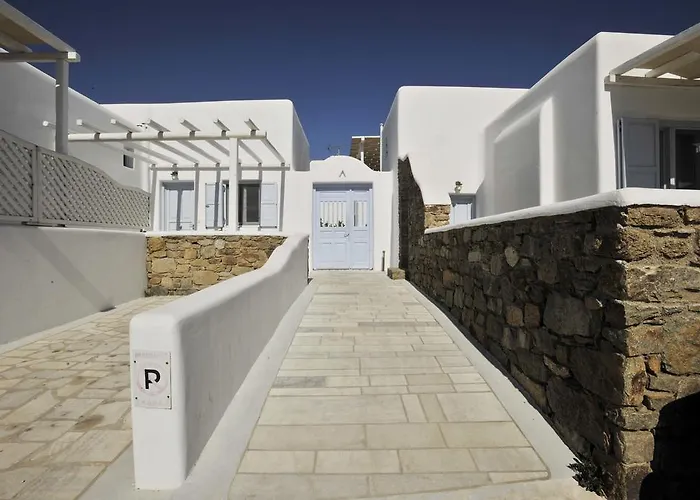 米克诺斯套房公寓  *