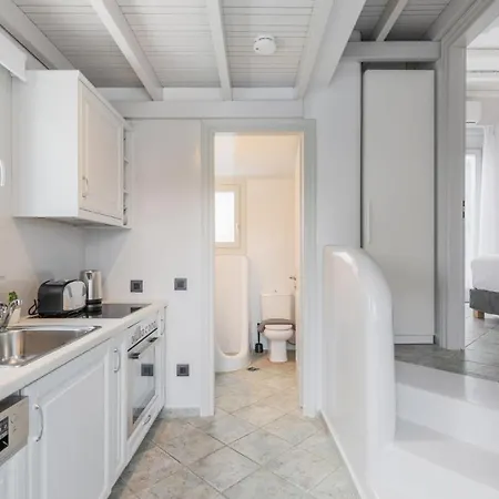 Ivi Mykonean Suites Ornos