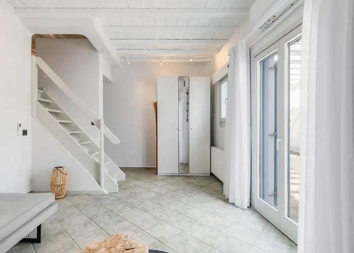 Ivi Mykonean * Ορνός