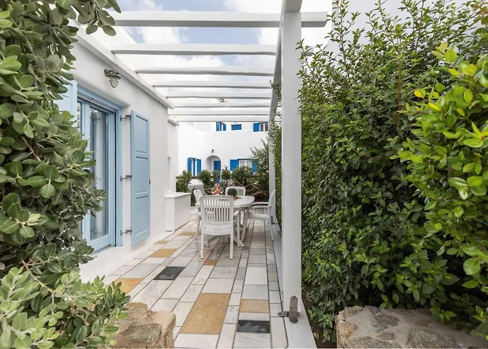 Ivi Mykonean * Ornos (Mykonos)